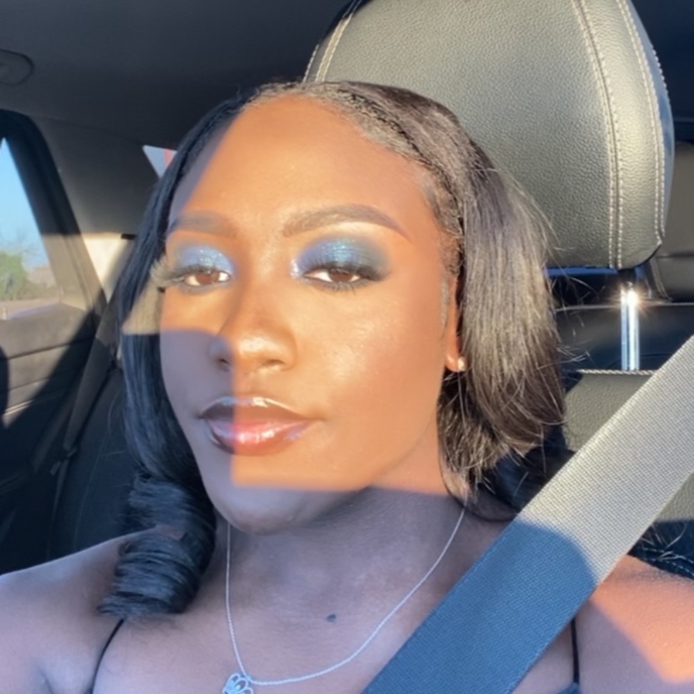 Meet your Posher, Madeleine